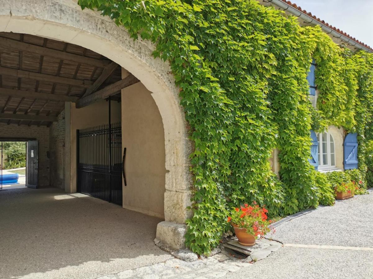 L'Ancienne Distillerie Segonzac  Exterior foto
