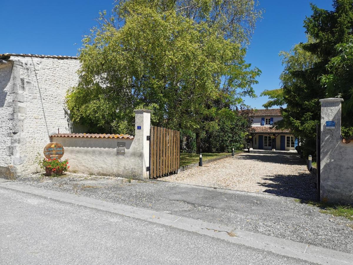 L'Ancienne Distillerie Segonzac  Exterior foto